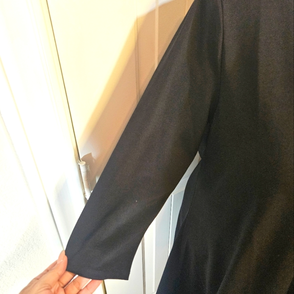 Black Blouse/ Premise - Picture 6 of 7